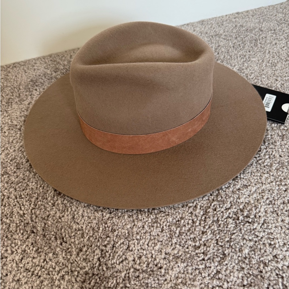 NWT GiGi Pip Wool Hat